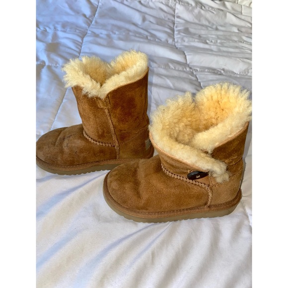 TODDLER UGG BOOT BAILEY BUTTON II CHESTNUT ORIG WATER RESISTANT - Picture 6 of 8